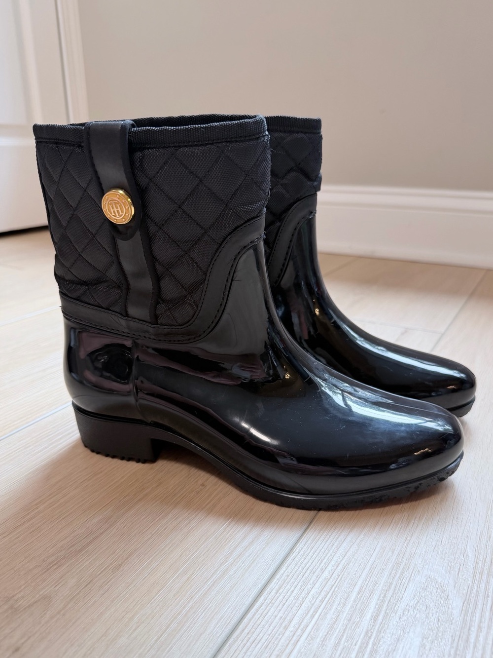 Women’s Tommy Hilfiger Rain Boots size 8